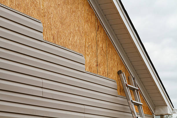 Professional Siding Repair technician working in McAlisterville, PA